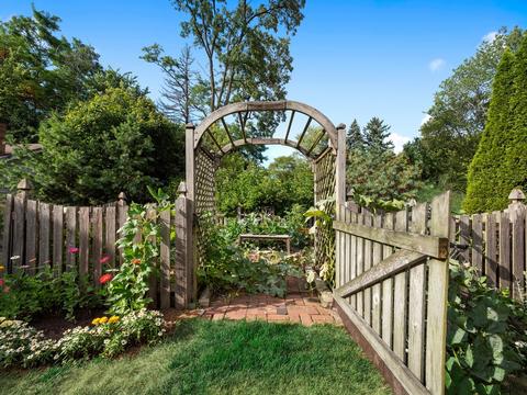 819 Golf Ln, Wheaton, IL 60189 photo 35