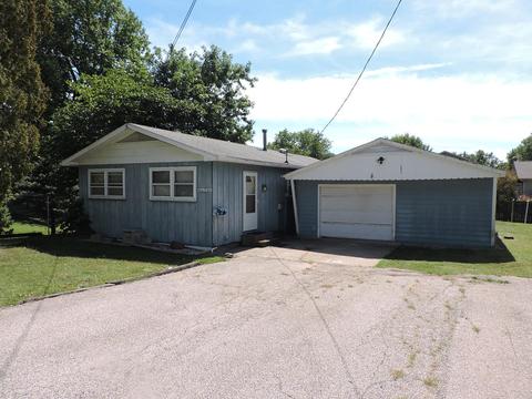 304 E 8th St, Georgetown, IL 61846 photo 2