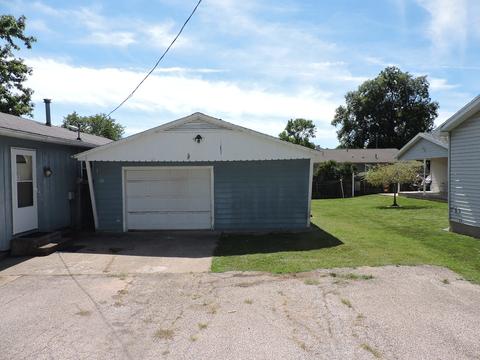 304 E 8th St, Georgetown, IL 61846 photo 5