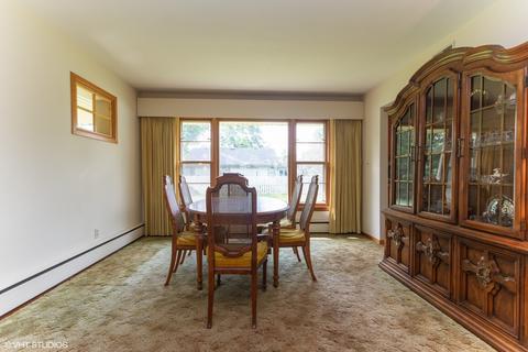 1350 Hawthorne Cir, Kankakee, IL 60901 photo 4
