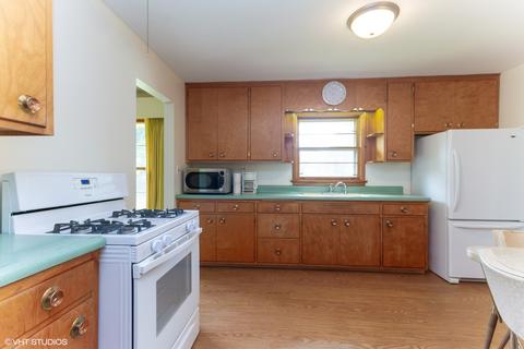 1350 Hawthorne Cir, Kankakee, IL 60901 photo 5