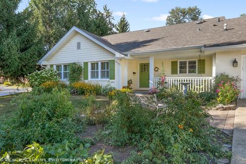 1535 E Forest Ave, Wheaton, IL 60187 photo 2