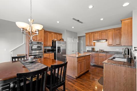 318 Shadow Hill Dr, Elgin, IL 60124 photo 12