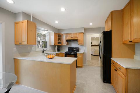 3145 Elder Ct, Northbrook, IL 60062 photo 5
