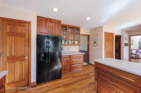 1202 Surrey Ct, Algonquin, IL 60102 photo 4