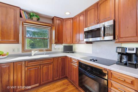 1202 Surrey Ct, Algonquin, IL 60102 photo 5