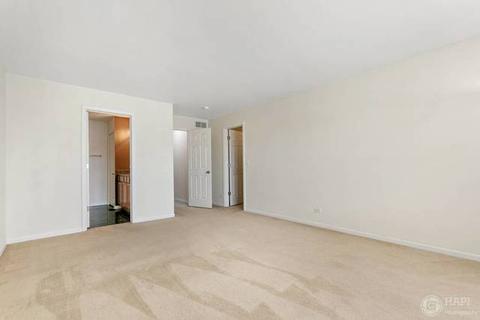 977 Oak Ridge Blvd, Elgin, IL 60120 photo 18