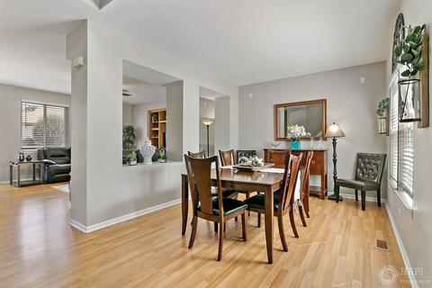 2118 Graue Mill Ct, Mchenry, IL 60050 photo 2