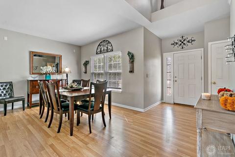 2118 Graue Mill Ct, Mchenry, IL 60050 photo 4