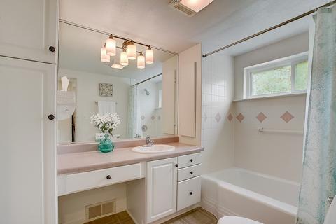 1000 Hill Ave, Elgin, IL 60120 photo 14