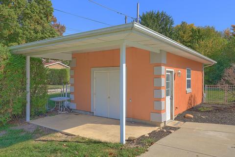 112 W Van Buren St, Philo, IL 61864 photo 6