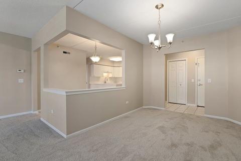 650 S River Rd #404, Des Plaines, IL 60016 photo 10