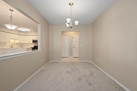 650 S River Rd #404, Des Plaines, IL 60016 photo 7