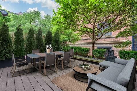 38 E Schiller St, Chicago, IL 60610 photo 15