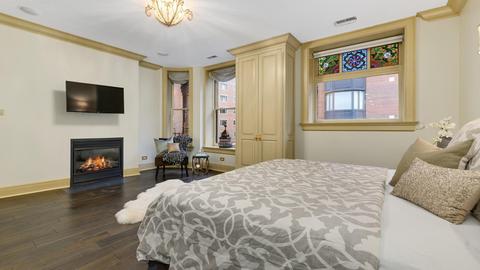 38 E Schiller St, Chicago, IL 60610 photo 18