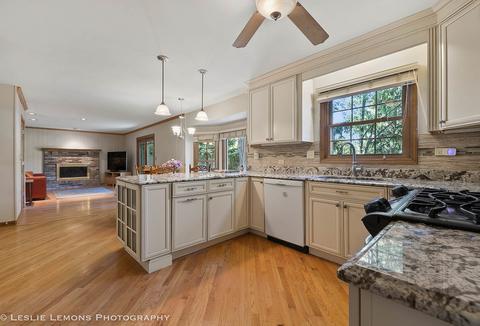 1517 E Bailey Rd, Naperville, IL 60565 photo 3