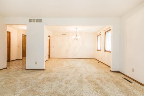 100 Malvern Dr, Normal, IL 61761 photo 7