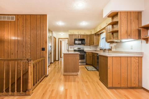 100 Malvern Dr, Normal, IL 61761 photo 12