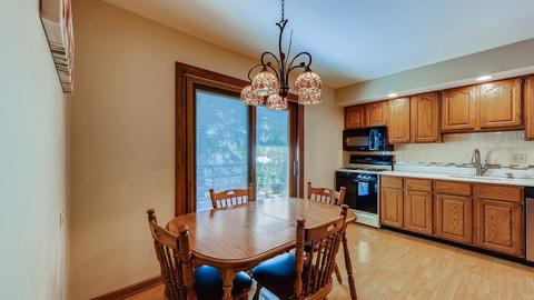 945 Sycamore Ct, Hoffman Estates, IL 60192 photo 6