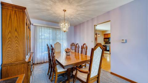 945 Sycamore Ct, Hoffman Estates, IL 60192 photo 5