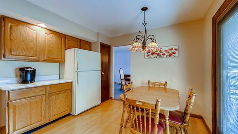 945 Sycamore Ct, Hoffman Estates, IL 60192 photo 9