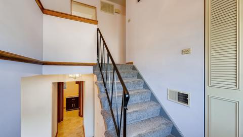 945 Sycamore Ct, Hoffman Estates, IL 60192 photo 21