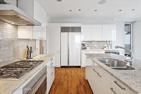 10 E Delaware Pl #31D, Chicago, IL 60611 photo 8
