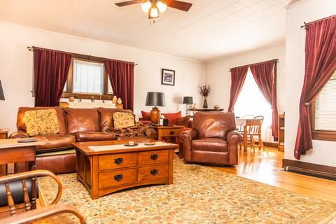 317 E 3rd St, Dixon, IL 61021 photo 2
