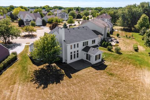 2560 Pinehurst Dr, Aurora, IL 60506 photo 43