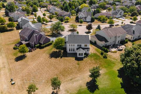 2560 Pinehurst Dr, Aurora, IL 60506 photo 40