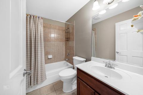 2560 Pinehurst Dr, Aurora, IL 60506 photo 29