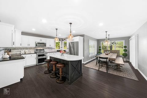 2560 Pinehurst Dr, Aurora, IL 60506 photo 9