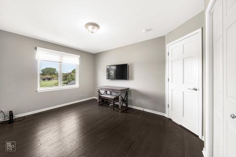 2560 Pinehurst Dr, Aurora, IL 60506 photo 30