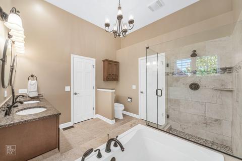 2560 Pinehurst Dr, Aurora, IL 60506 photo 20