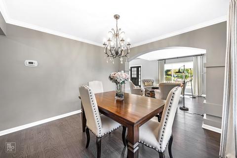 2560 Pinehurst Dr, Aurora, IL 60506 photo 7