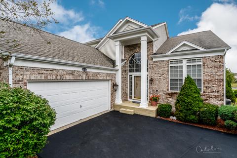7 Gillingham Ct, Algonquin, IL 60102 photo 2