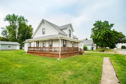 202 E Franklin St, Downs, IL 61736 photo 1