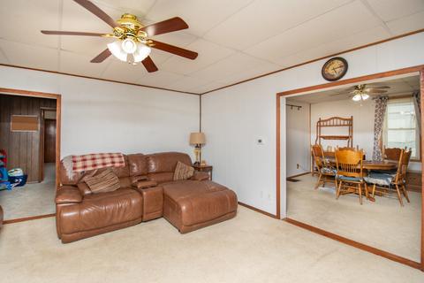 202 E Franklin St, Downs, IL 61736 photo 9