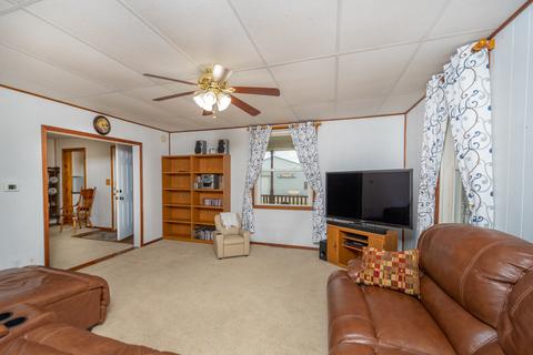202 E Franklin St, Downs, IL 61736 photo 8
