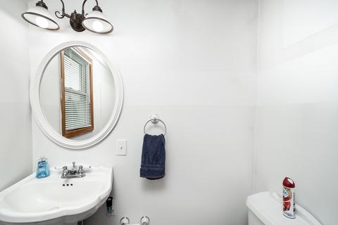 202 E Franklin St, Downs, IL 61736 photo 6