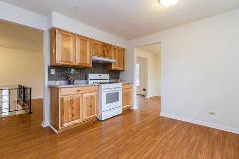 885 S 7th Ave, Kankakee, IL 60901 photo 6