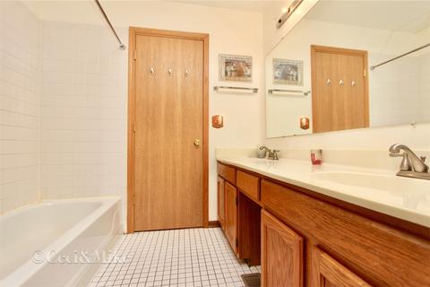 651 Dorset Ct, Wheeling, IL 60090 photo 13
