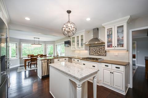 1523 Wadsworth Rd, Wheaton, IL 60189 photo 3