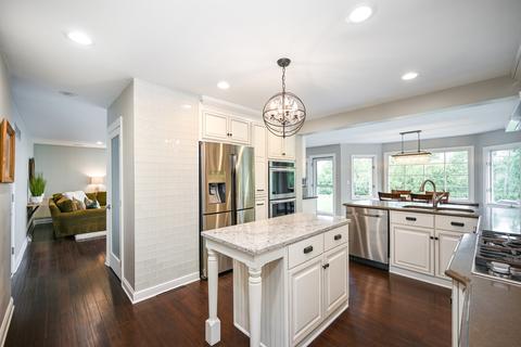 1523 Wadsworth Rd, Wheaton, IL 60189 photo 4
