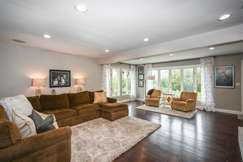 1523 Wadsworth Rd, Wheaton, IL 60189 photo 8