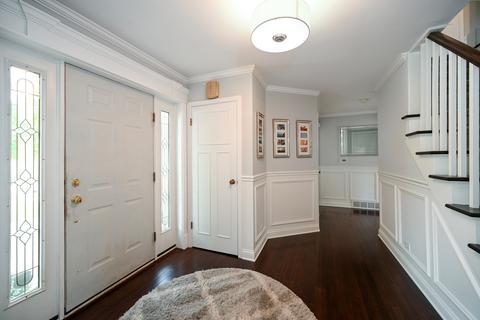1523 Wadsworth Rd, Wheaton, IL 60189 photo 2