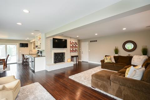 1523 Wadsworth Rd, Wheaton, IL 60189 photo 9