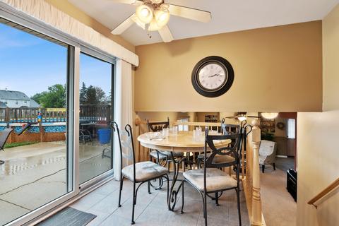 951 Balsam Ln, Bartlett, IL 60103 photo 4