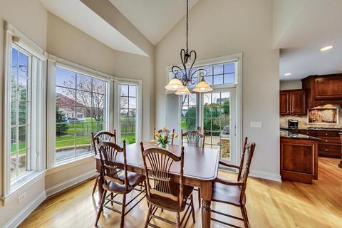 106 Mitchell Cir, Wheaton, IL 60189 photo 16