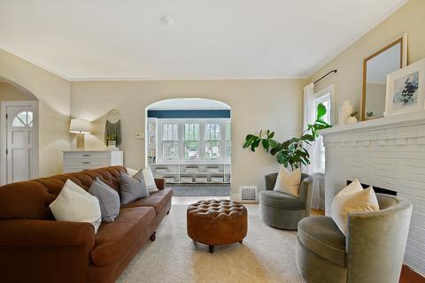 808 E Willow Ave, Wheaton, IL 60187 photo 6